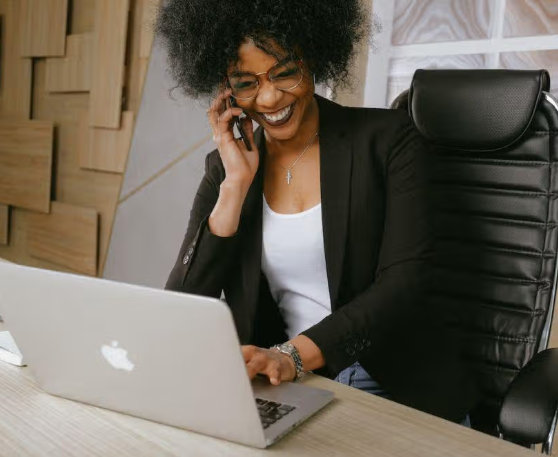 strategi pemulihan emosional dengan journaling, meditasi, dan dukungan sosial untuk menjaga kesehatan mental